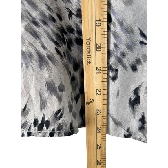 Anna and Frank Top Women's Size M 100% Silk Lightweight Grey Animal Print Blouse - Picture 8 of 9